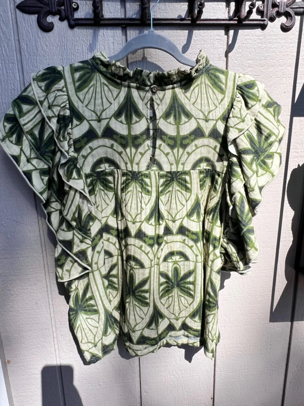 Green Patterned Ruffle Sleeve Blouse - Picture 3 of 5